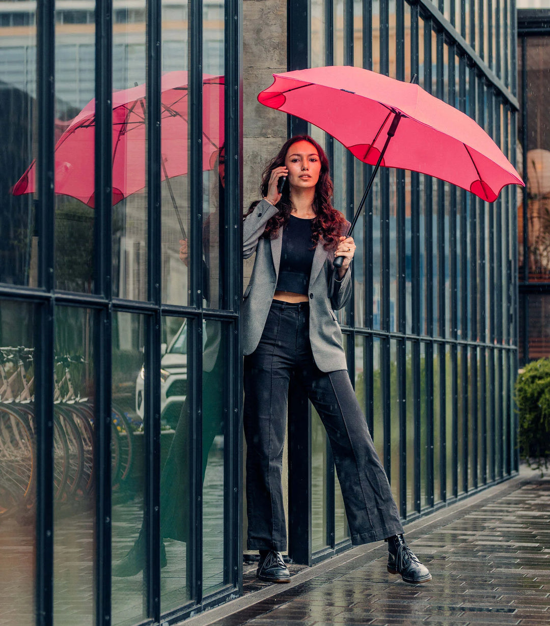 Blunt | Umbrella Blunt Metro Hibiscus Pink | Shut the Front Door