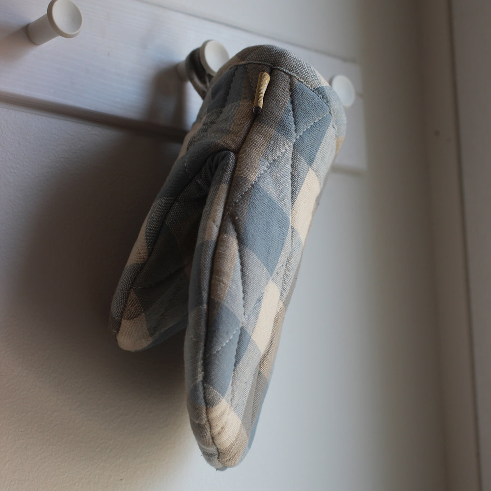 Raine & Humble | Double Check Short Oven Glove - Blue Haze | Shut the Front Door