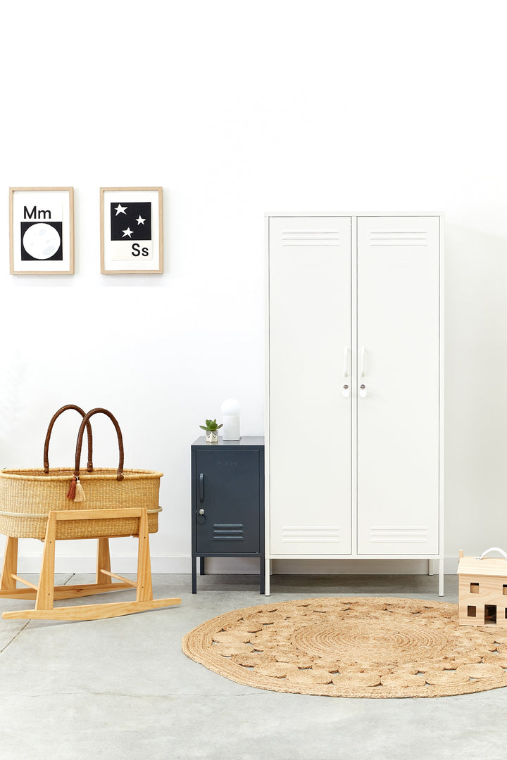 Mustard | Twinny Locker - Chalk | Shut the Front Door