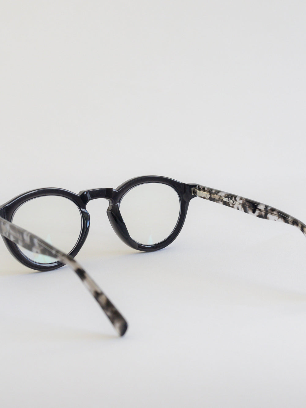 Antigone | Zero Reading Glasses - Slate | Shut the Front Door