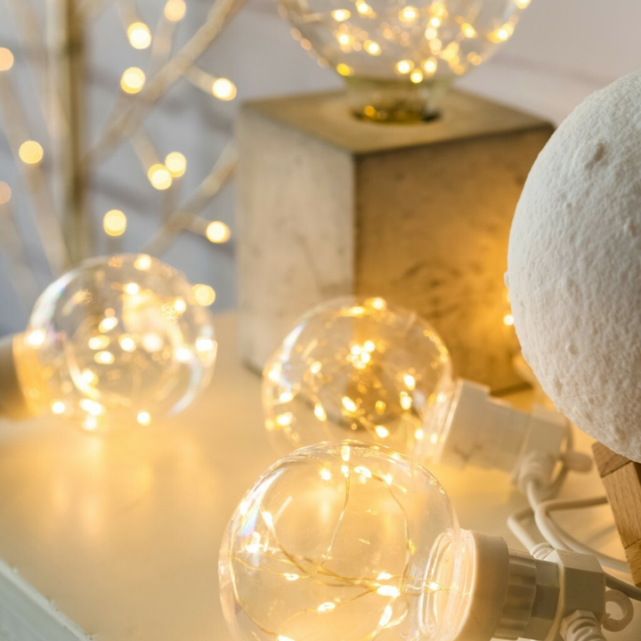 Stellar Haus | Festoons Sphere Twinkle 5m - White | Shut the Front Door