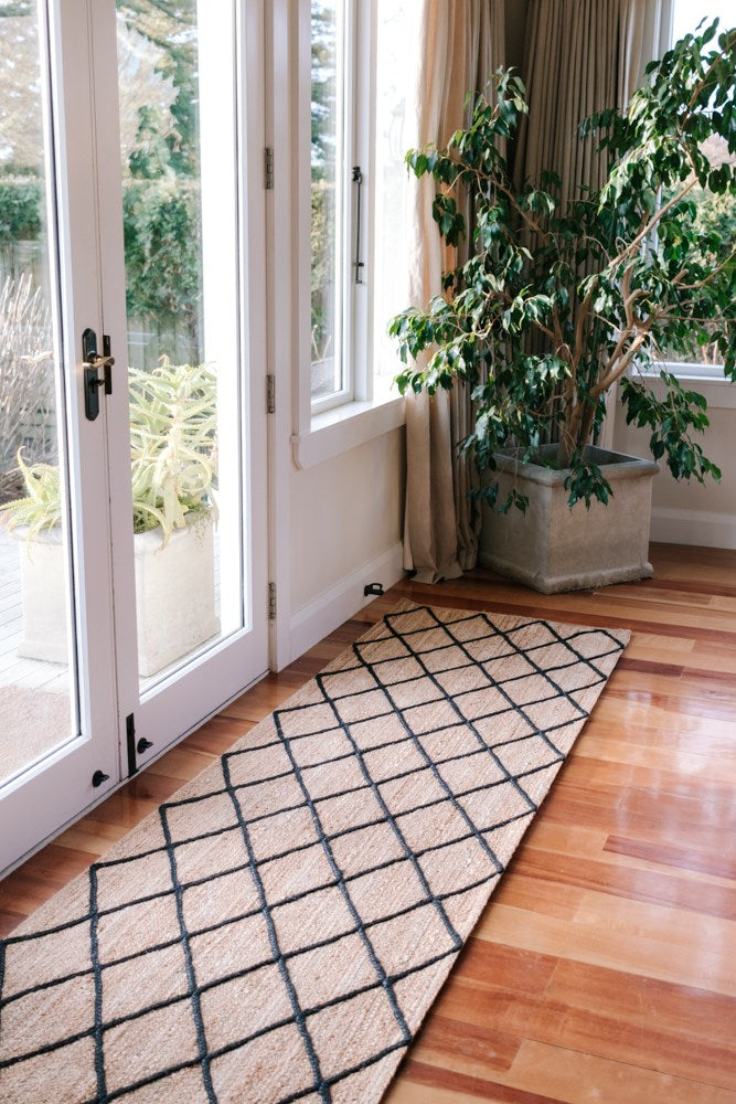 Garcia | Diamond Jute Runner - Black - 80 x 300 cm | Shut the Front Door