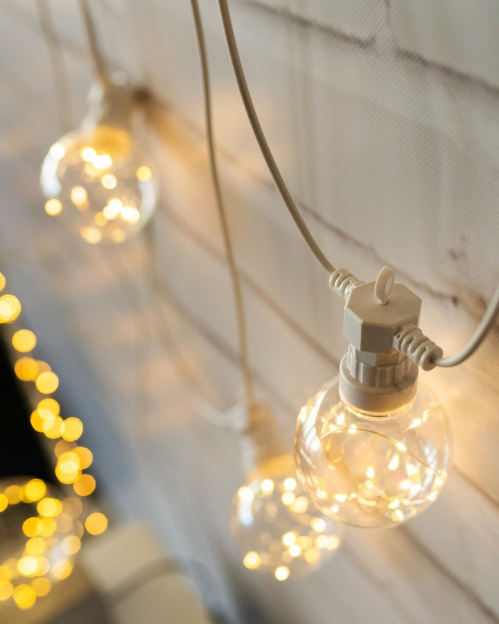 Stellar Haus | Festoons Sphere Twinkle 5m - White | Shut the Front Door