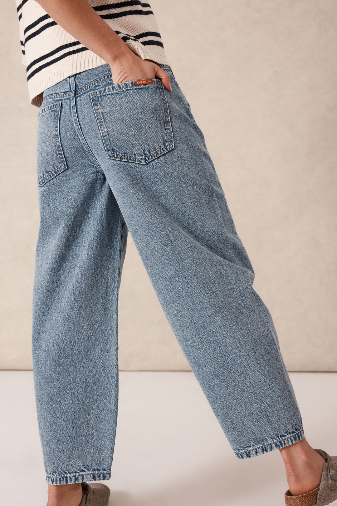 Tapered Barrel Jean - Mid Vintage Blue