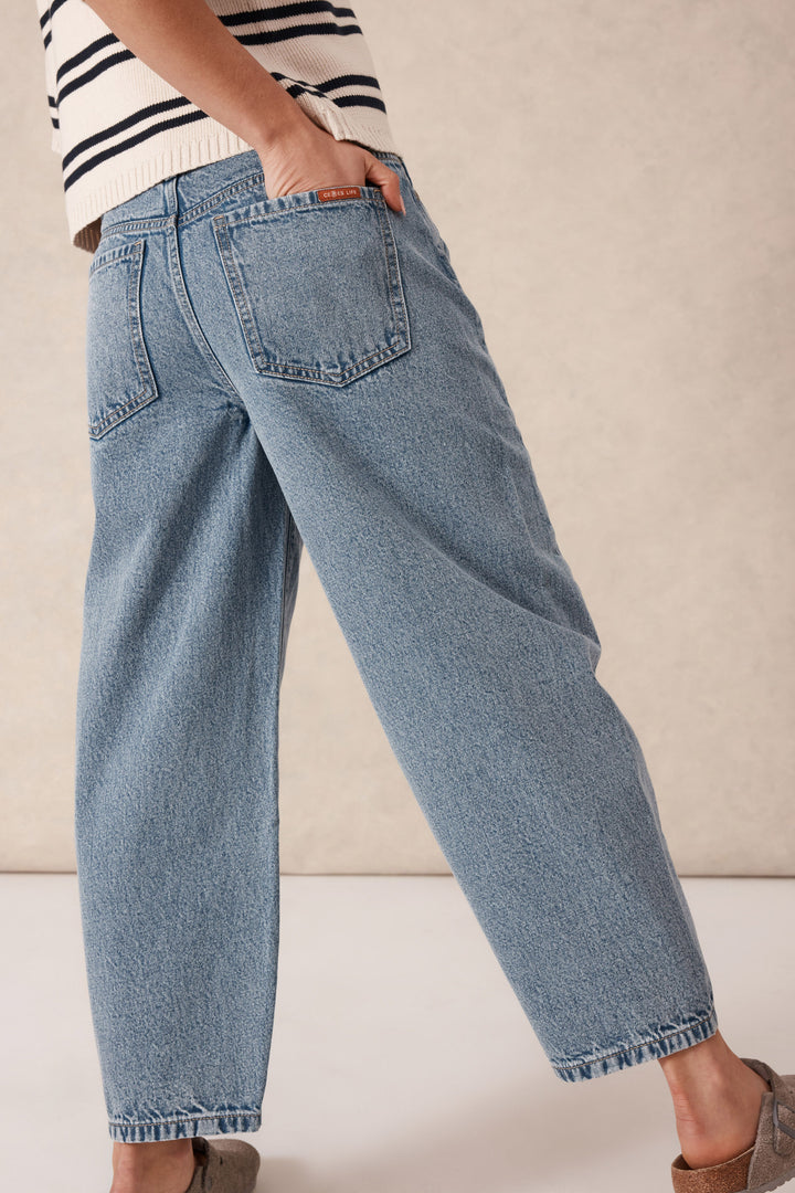 Tapered Barrel Jean - Mid Vintage Blue