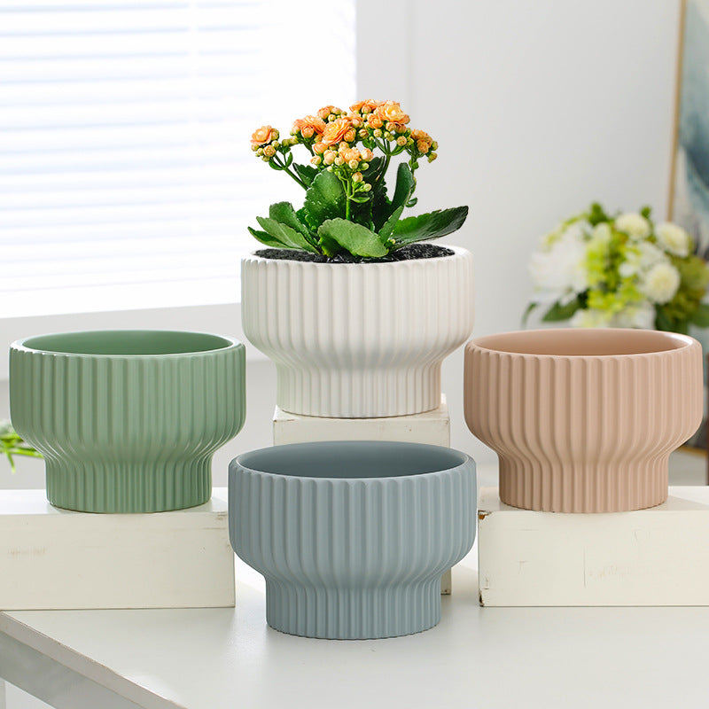 Garcia | Elton Ceramic Planter Small - White | Shut the Front Door