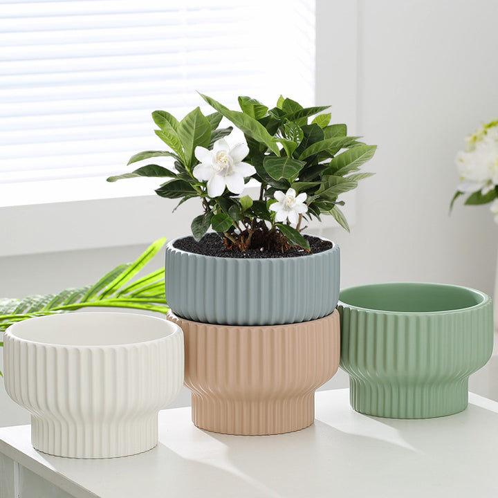 Garcia | Elton Ceramic Planter Small - White | Shut the Front Door