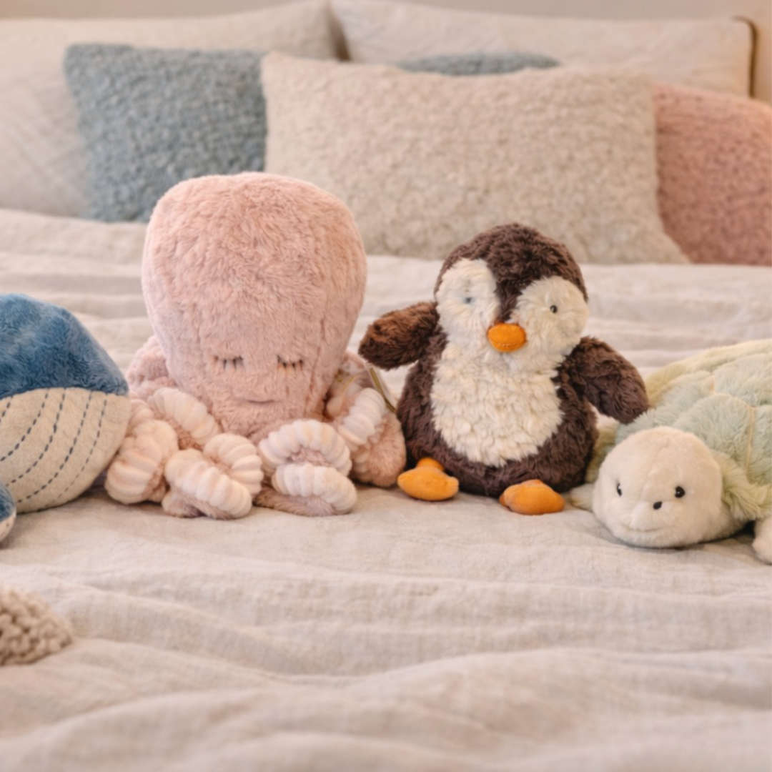 Lily and George | Pippa The Penguin | Shut the Front Door