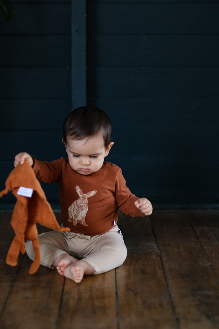 Burrow & Be | Mr Hopkins Long Sleeve Bodysuit - Chestnut 3-6m | Shut the Front Door