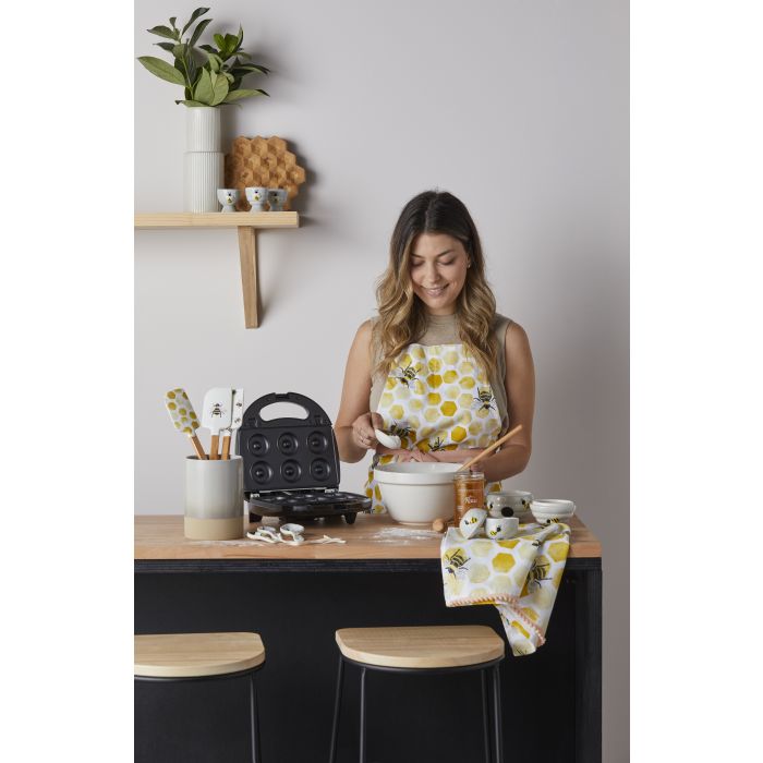 Davis & Waddell | Beetanical Kitchen Spatula - Honeycomb | Shut the Front Door