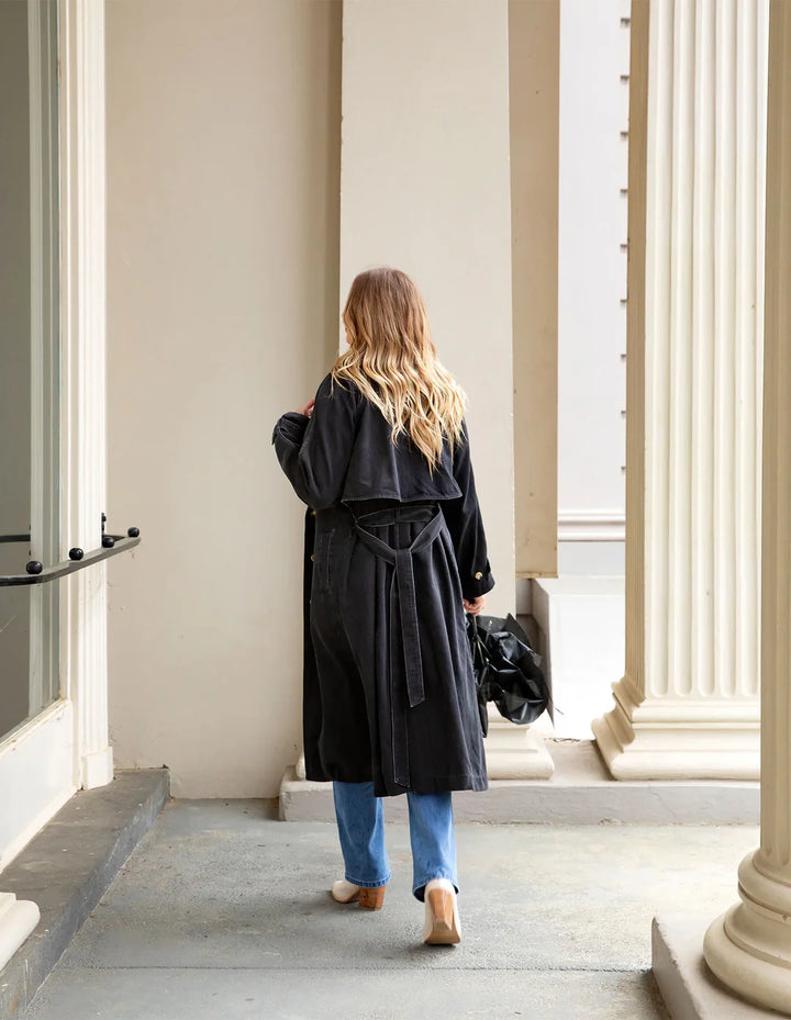Foxwood | Deuce Trench - Black | Shut the Front Door
