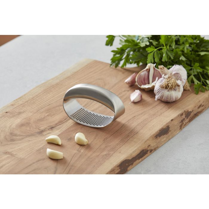 Grand Designs | Garlic Crusher | Shut the Front Door