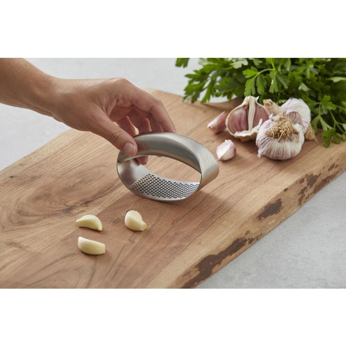 Grand Designs | Garlic Crusher | Shut the Front Door