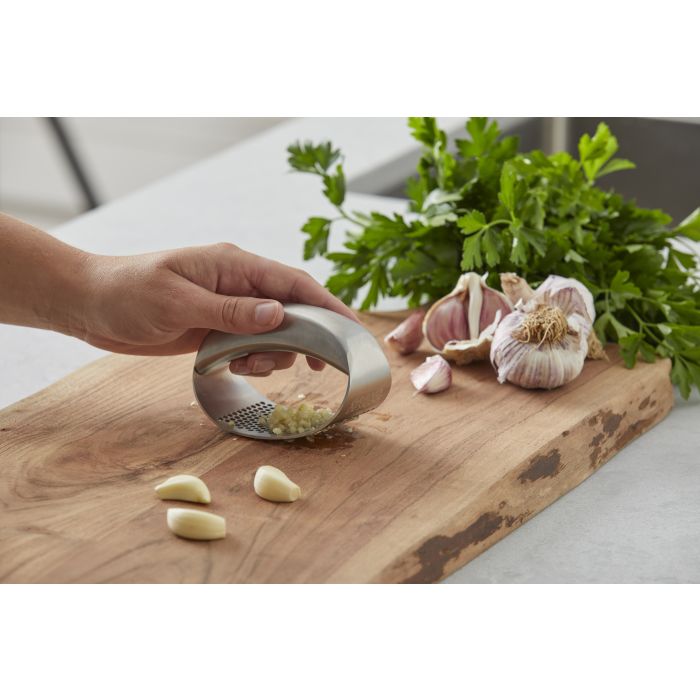 Grand Designs | Garlic Crusher | Shut the Front Door