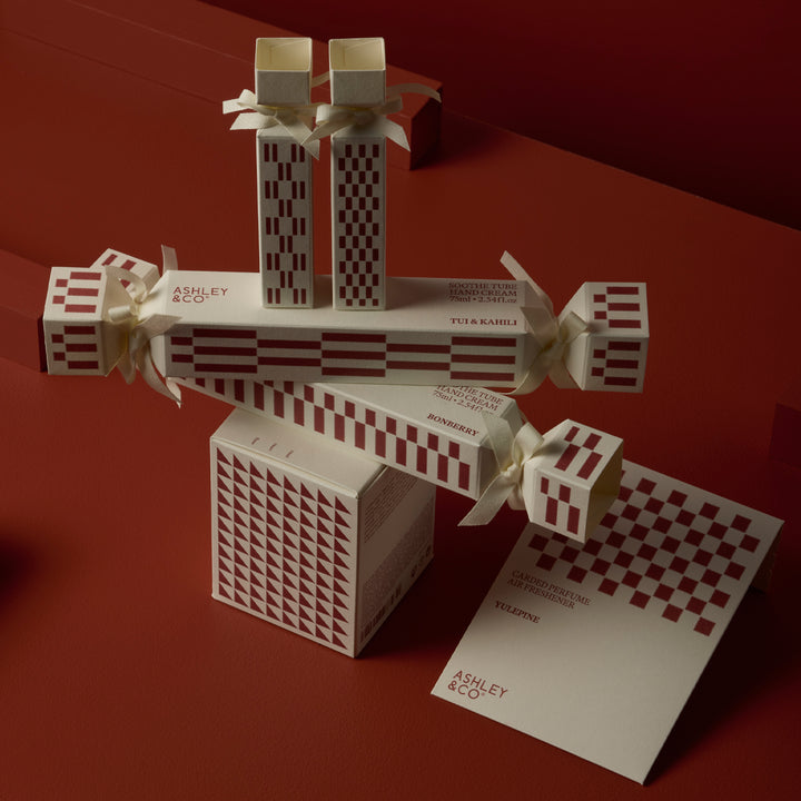 Christmas 2026 Mini Cracker - Lip Punch Red Raddish