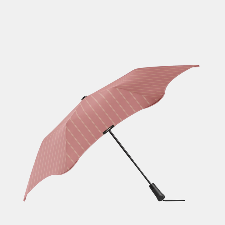 Blunt | Blunt Umbrella Metro Strawberry | Shut the Front Door