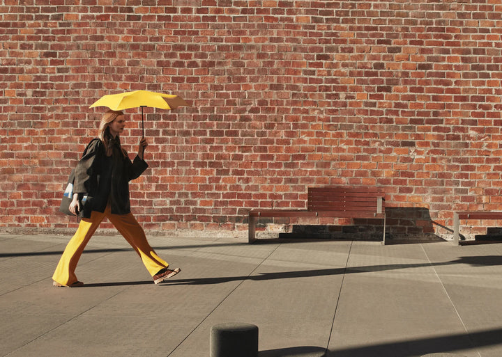 Blunt | Umbrella Blunt Neo Citrus Yellow | Shut the Front Door