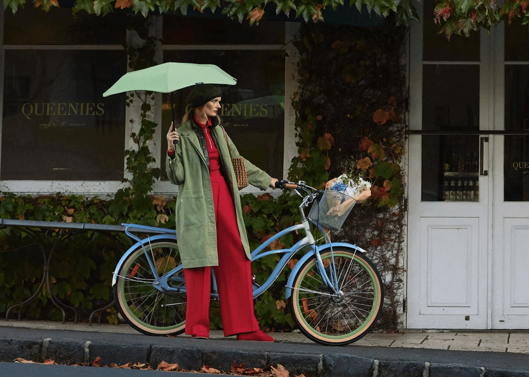 Blunt | Umbrella Blunt Neo - Sage Green | Shut the Front Door