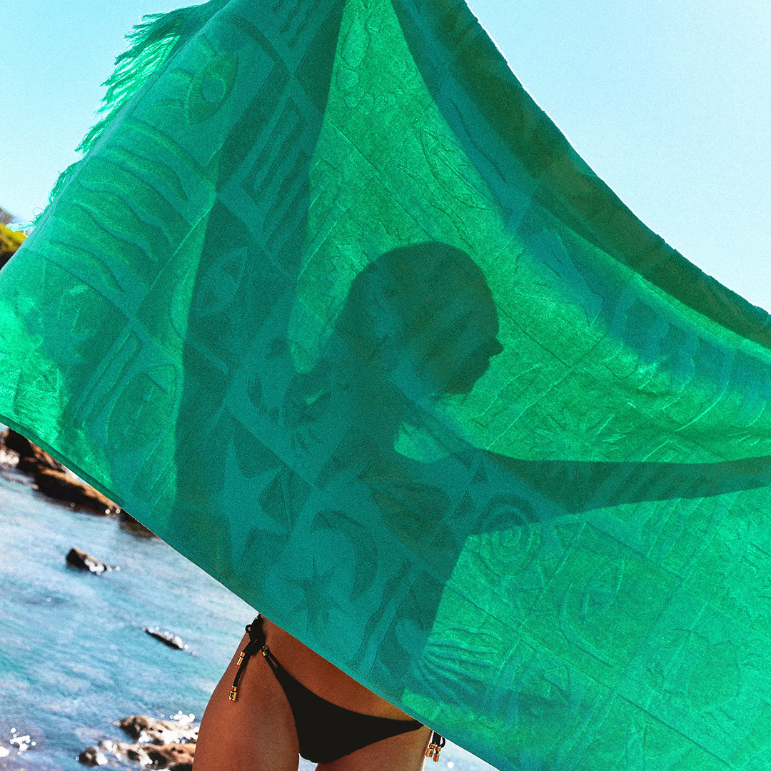 Sunnylife | Luxe Towel - De Playa Esmeralda | Shut the Front Door