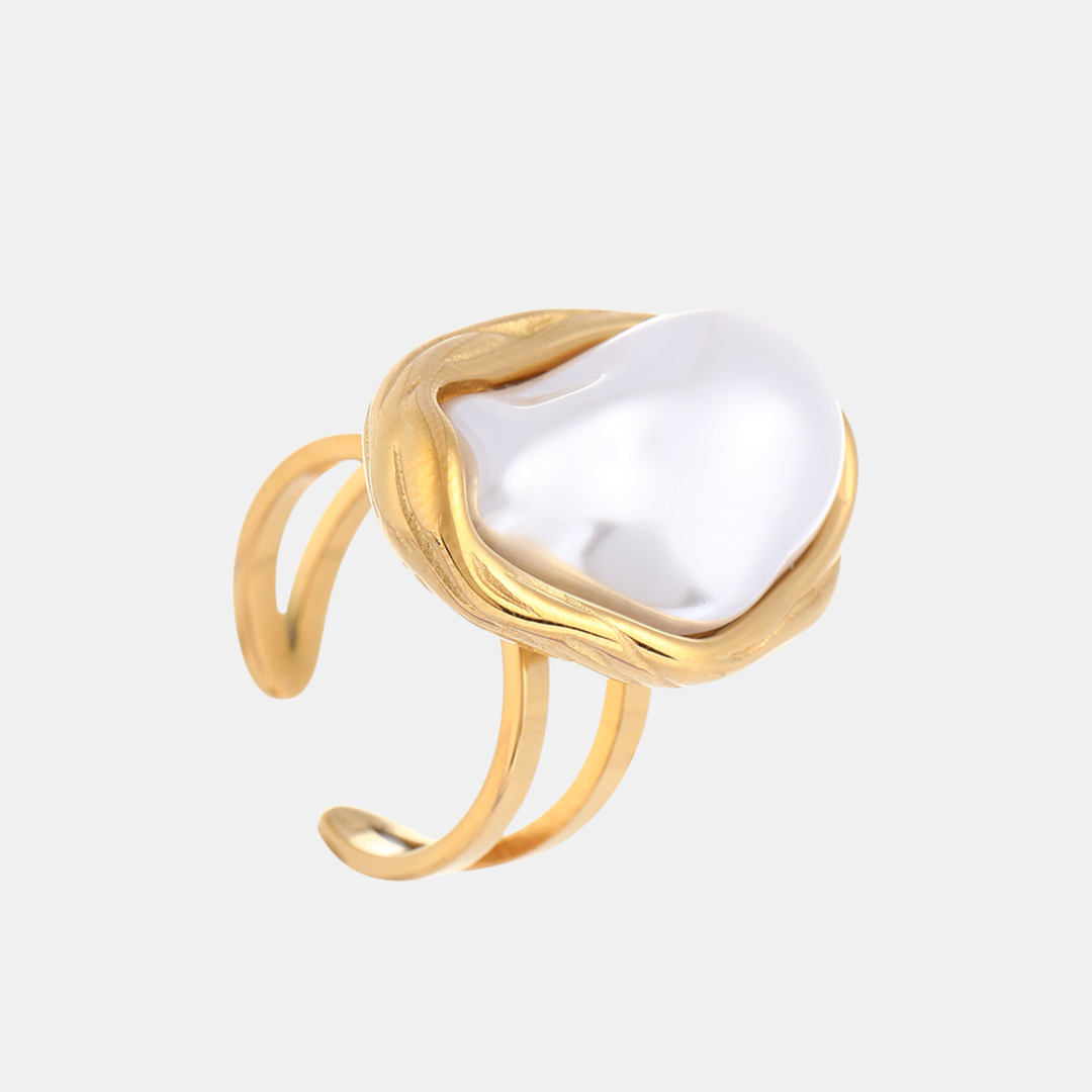 Antigone | Emberlyn Pearl Ring SS - Gold | Shut the Front Door