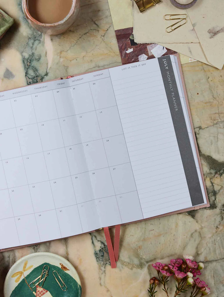 2026 Weekly Planner - Blush