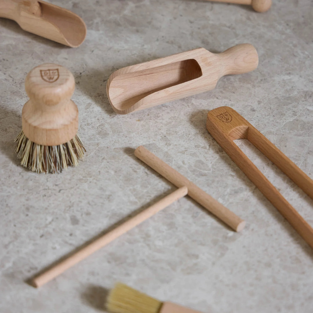 Heritage Magnetic  Beechwood Toast Tongs