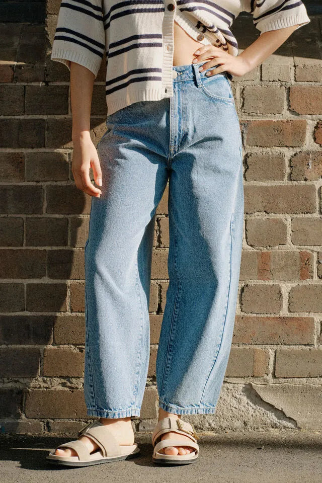 Tapered Barrel Jean - Mid Vintage Blue