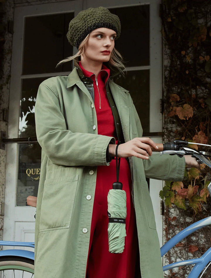 Blunt | Umbrella Blunt Neo - Sage Green | Shut the Front Door