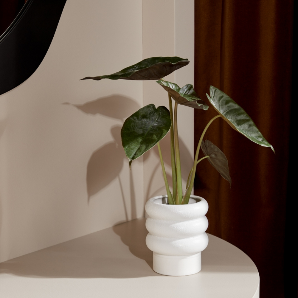 Middle of Nowhere | Alder Planter Small - Snow | Shut the Front Door